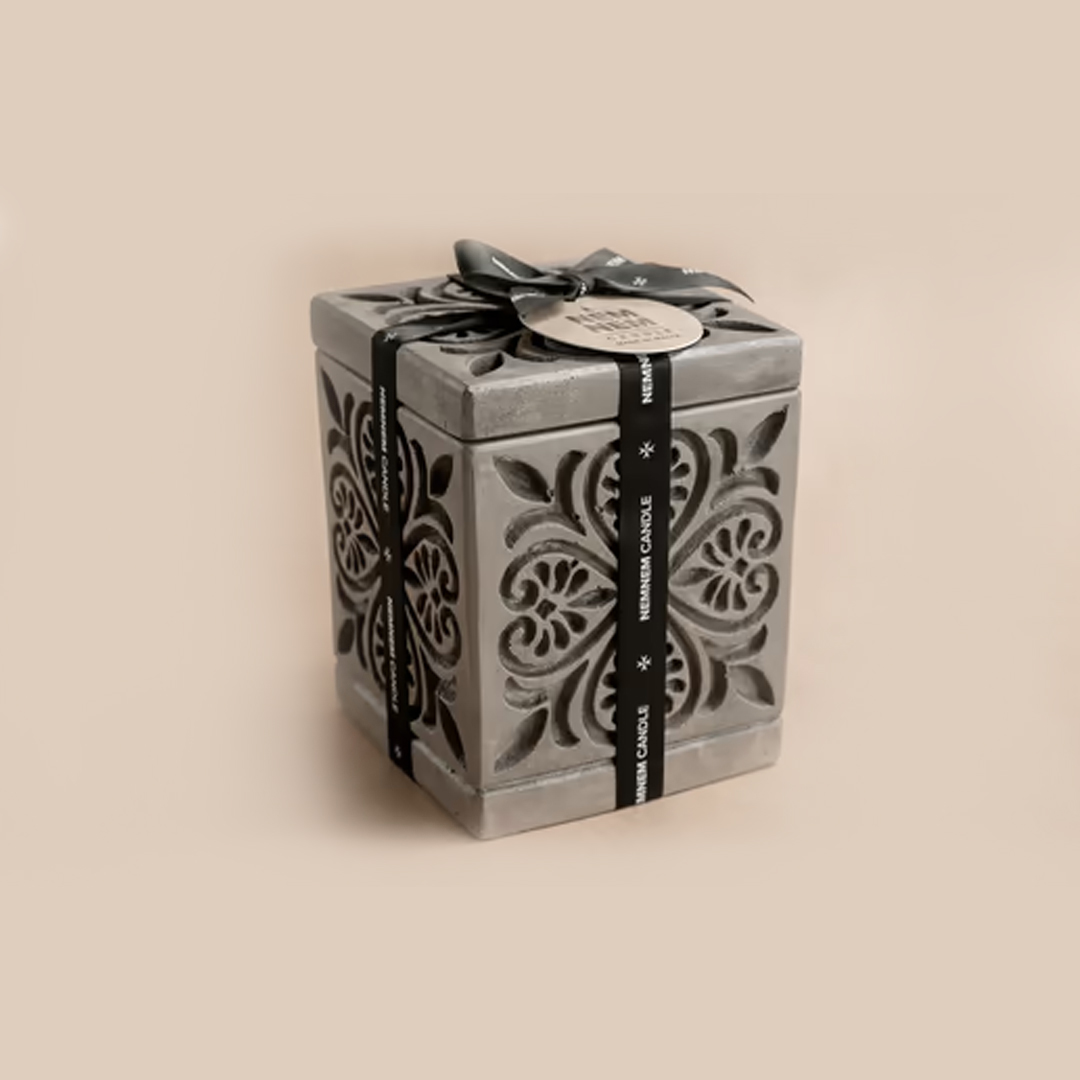 Large Cube Jar Maltese Heart Creme Caramel