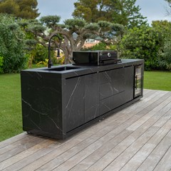 High-End Outdoor Kitchen - Black