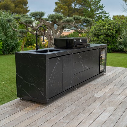 High-End Outdoor Kitchen - Black