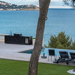 High-End Outdoor Kitchen - Black