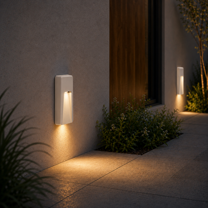 White Plastic Wall Light - One way 3000K - 3W