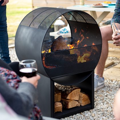 Round Mesh Fire Pit With Log Base