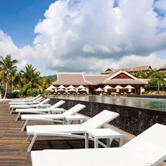 White 5-Position Reclining Sun Lounger