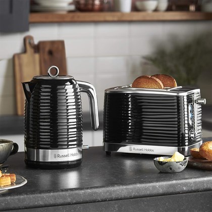 Inspire Black Toaster with High-Gloss Structure