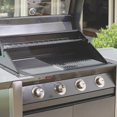 BeefEater 1600 Series Dark 4 Burner BBQ W Trolley