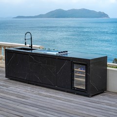High-End Outdoor Kitchen - Black
