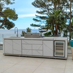 High-End Outdoor Kitchen - White