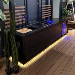 High-End Outdoor Kitchen - Black