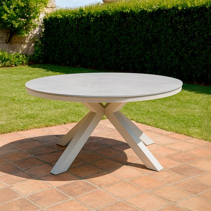 Dining Table Round in Aluminium