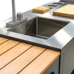 Outdoor Kitchen With Fridge