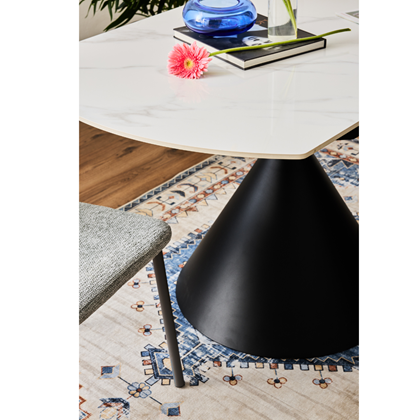 Round Extendable Table.
